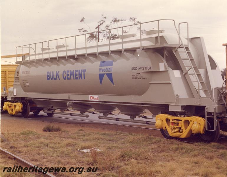 P07385
WNC class 31181 bulk cement tanker, side and end view
