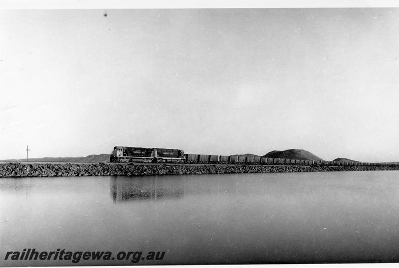 P07855
Hamersley Iron C636 class locos, iron ore train, Dampier
