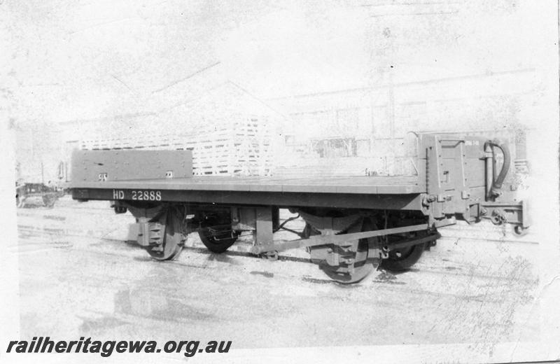 P08011
HD class 22888, side and end view
