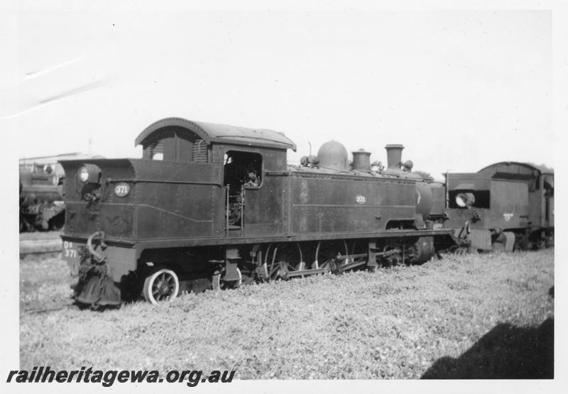 P08220
DS class 371, stowed at the Midland Graveyard, end and side view, still with white wall tyres
