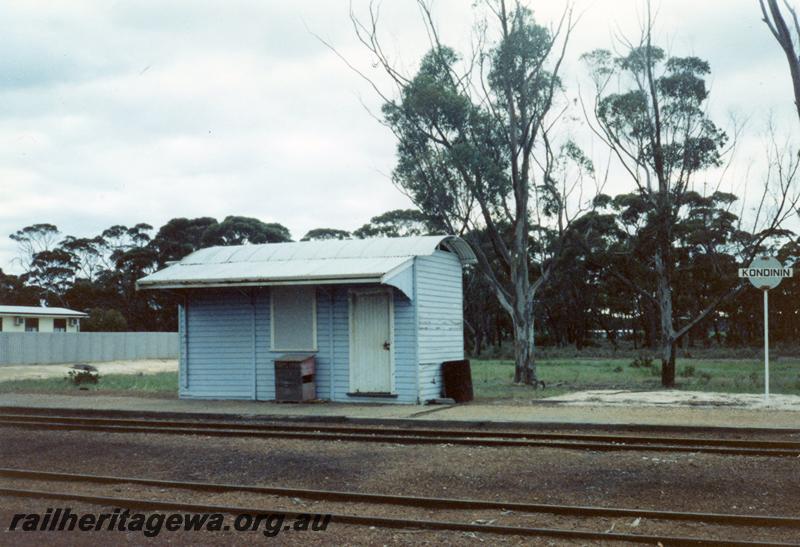 P08557
Kondinin, station building, nameboard, view from rail side, NKM line.
