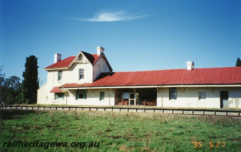 P08615
Walkaway, station building, view from rail side, W line.
