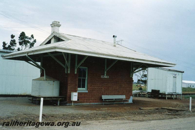 P08671
Dumbleyung, station building (