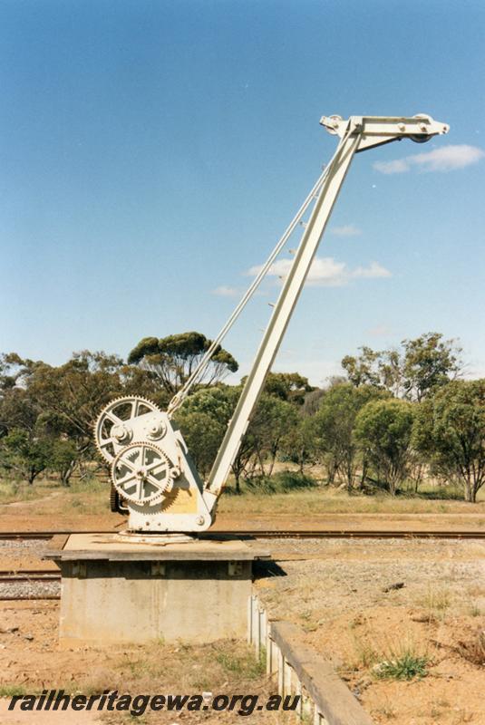 P08757
Platform crane, Pingelly, GSR line, side view
