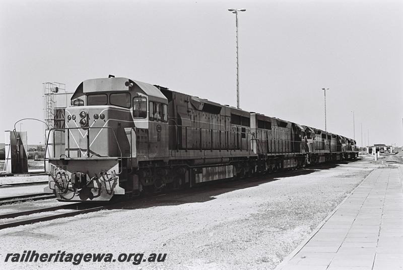 P09013
L class 268 heading a line of L class locos, Forrestfield Yard, side and front view, opposite side view to P9012
