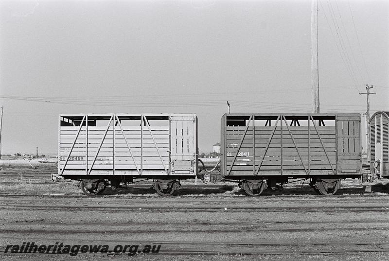 P09112
BE class 20469, BE class 20411 coupled together, side view
