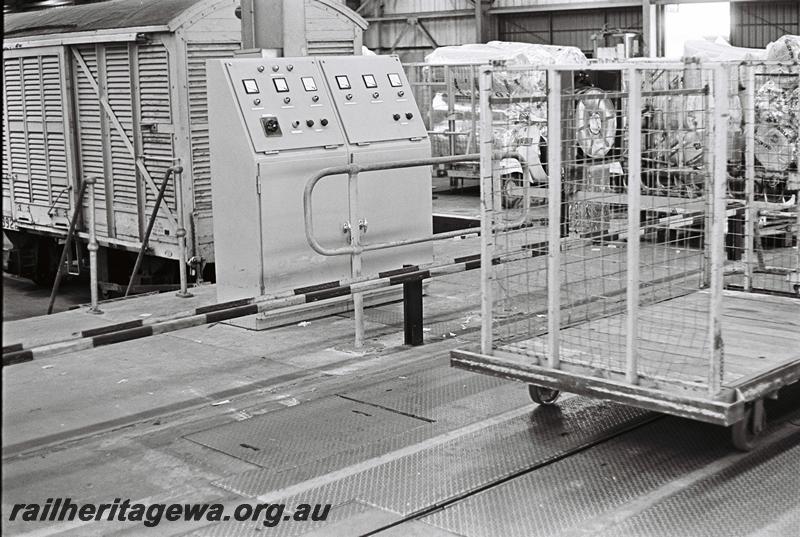 P09198
4 of 5 views of the inside of the 