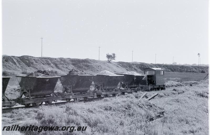 P09535
Locomotive with hoppers, Maylands Brickyards.

