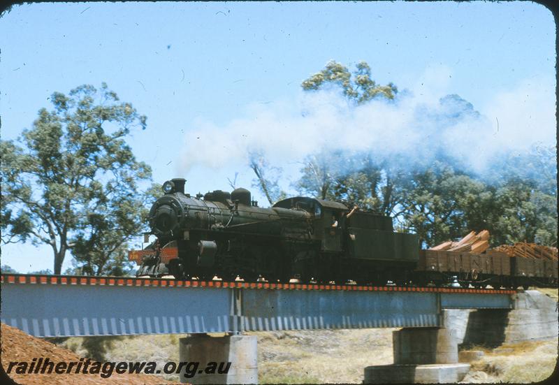 P09592
PMR class 729 on 40 Goods crossing steel girder bridge at north end of Brunswick Junction. SWR line.
