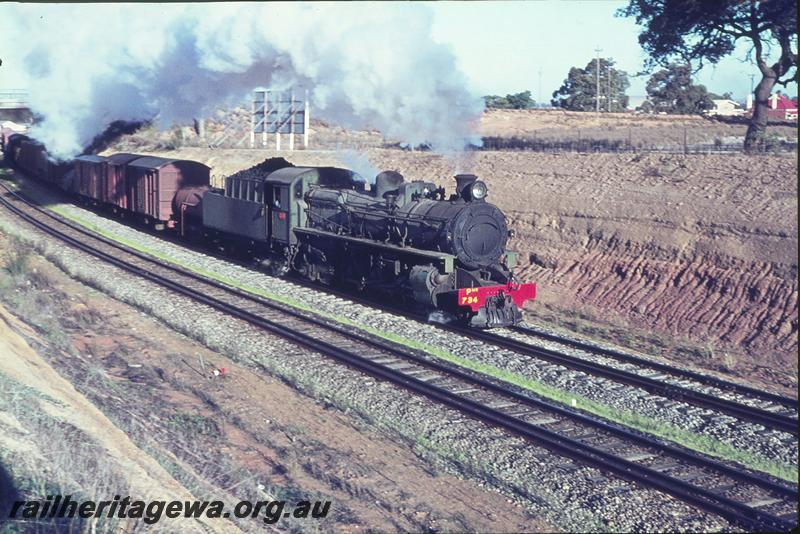 P09671
PMR class 734, down goods on Avon Valley route, water tank behind tender, Great Eastern Highway overbridge, north of Bellevue. ER line.
