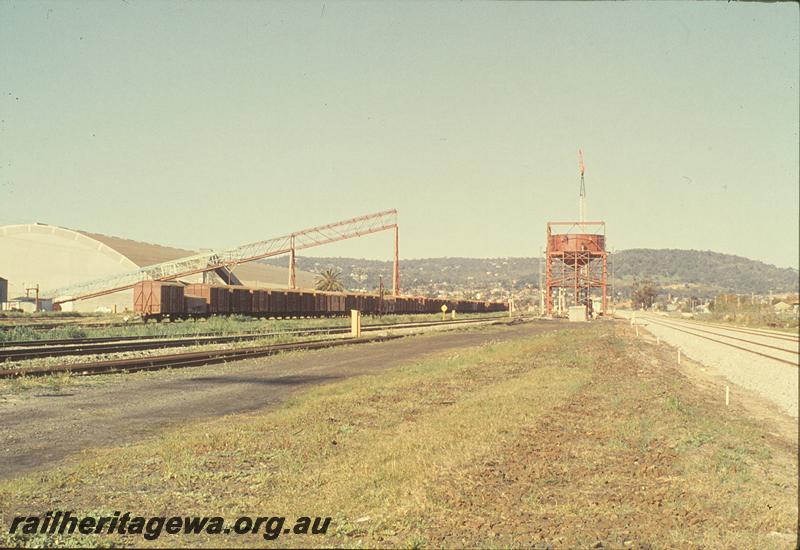 P09795
Grain transfer bin, conveyor, under construction, grain silo, part of marshalling yard, new standard gauge main line, old narrow gauge main line, between Midland Junction and Bellevue. ER line.
