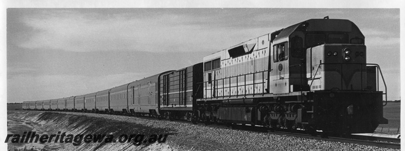 P10222
L class 257 in original livery hauling the 
