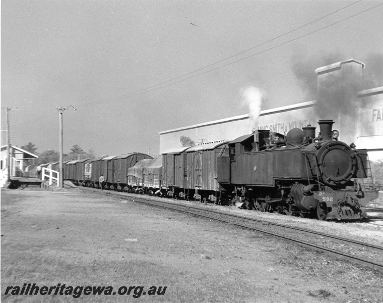 P10327
DD class 592 on a goods train, station building, superphosphate works behind the train, Picton Junction, SWR line
