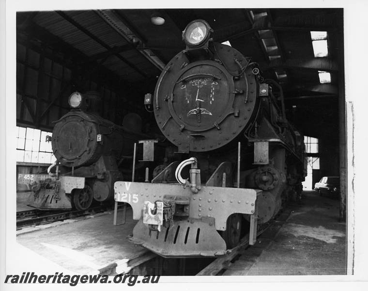 P10825
FS Class 452, V Class 1215 with 