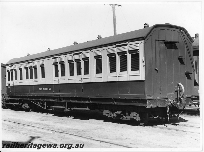 P10983
ALT class 88 track recorder car, side and end view
