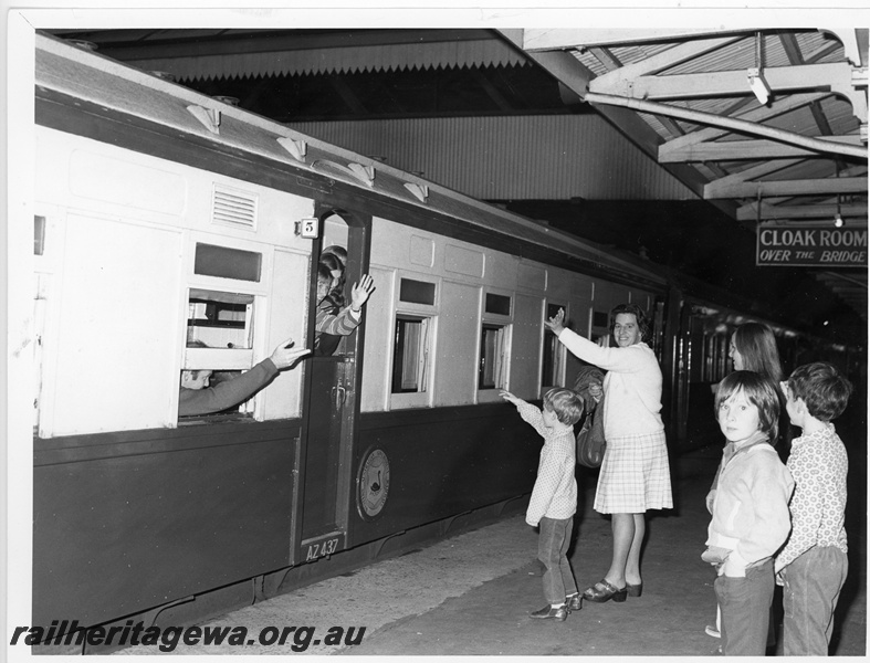 P10985
AZ class 437, car 5 of the last 