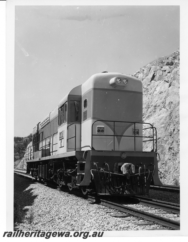 P10996
K class 201, in two tone blue livery, in cutting, Avon Valley line, side and end view
