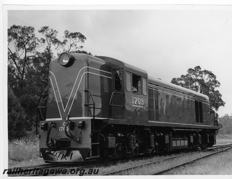 P10999
C class 1703, in green and red livery, front and side view, similar to P00576
