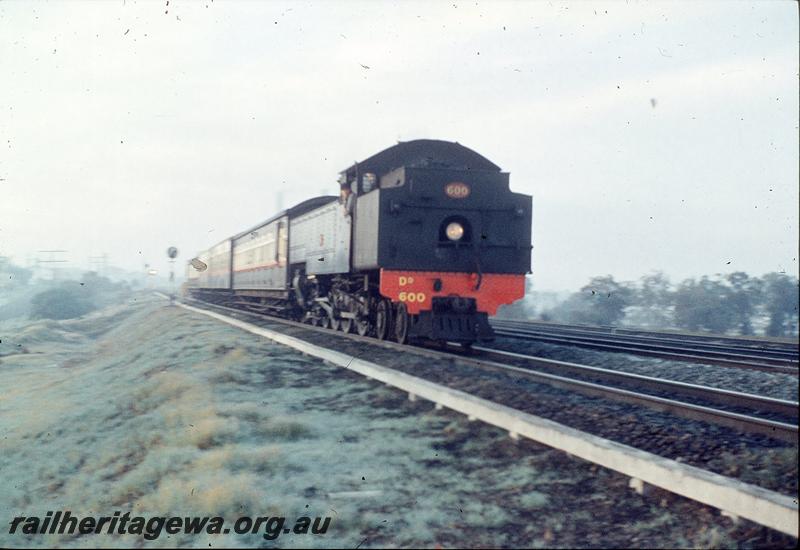 P11430
DD class 600, up suburban passenger, new lines for duplication prepared on right, Rivervale - Goodwood section. SWR line.
