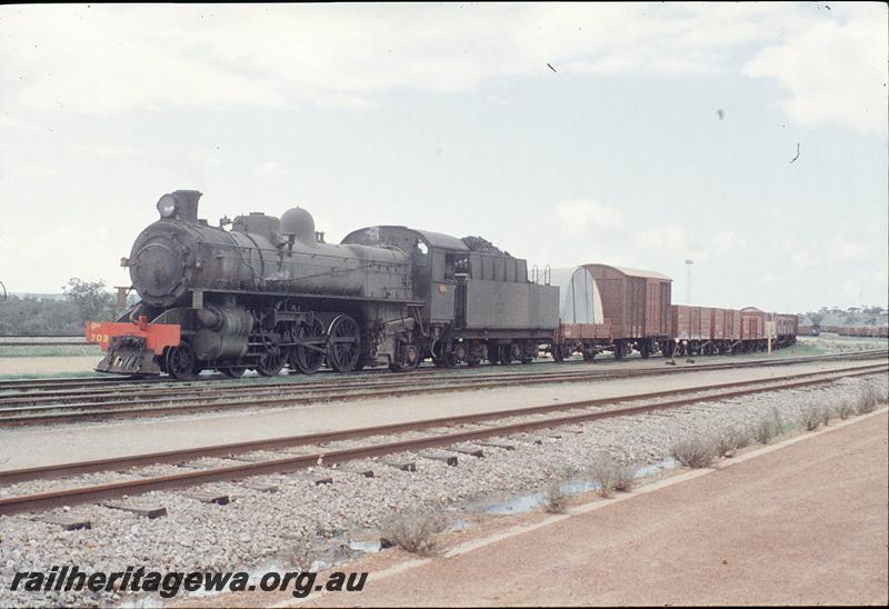 P11490
PM class 703, goods train, Avon Yard. Avon Valley line.
