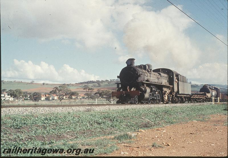 P11496
PM class 718, down goods, between Avon Yard and Northam, EGR line.
