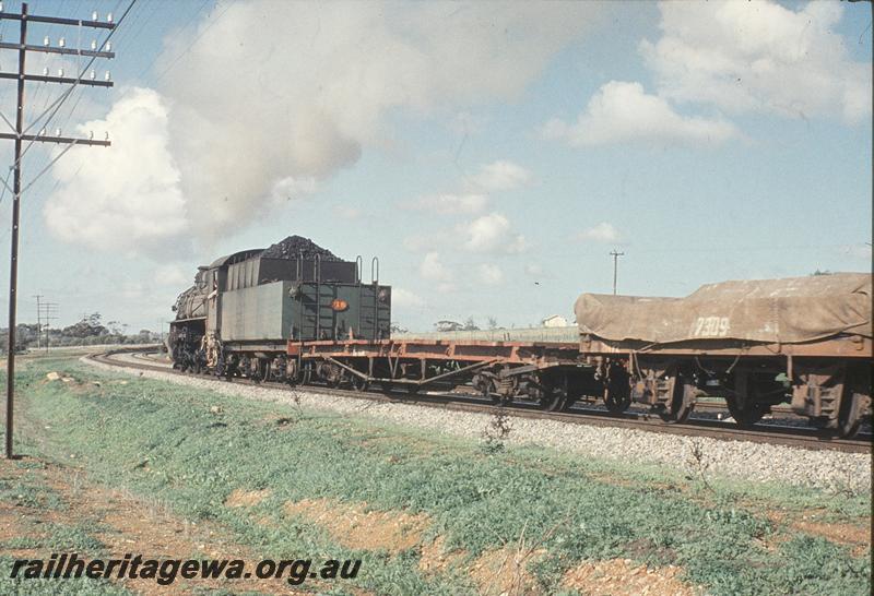 P11497
PM class 718, down goods, between Avon Yard and Northam, EGR line.
