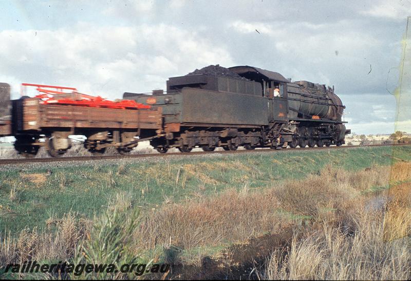 P11533
S class, down goods, south of Narrogin. GSR line.
