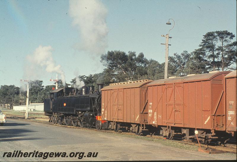 P11599
DD class 593, DC class vans, shunting, Subiaco. ER line.
