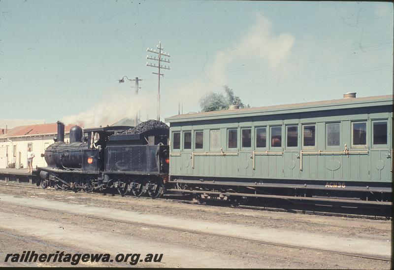 P11924
G class 123, ACM class 36 carriage behind the loco on special train, Bunbury. SWR line.
