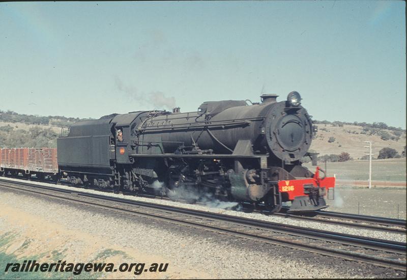 P12127
V class 1216 on 24 goods departing Avon Yard. Avon Valley line.
