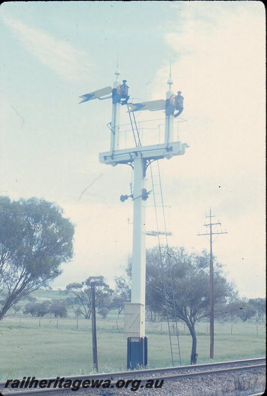 P12243
Bracket signal, twin Up Distant signals, south end of York. GSR line.
