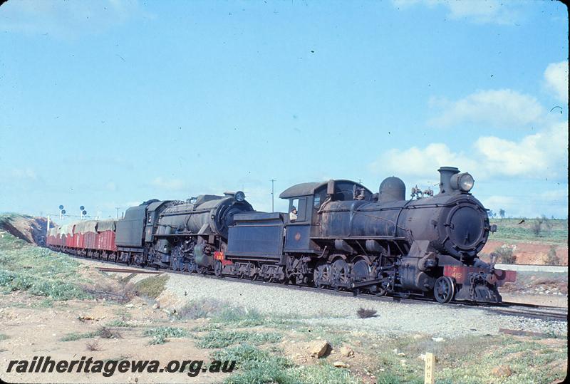 P12256
F class 413, V class 1216, 24 goods, entering Avon Yard. GSR line.
