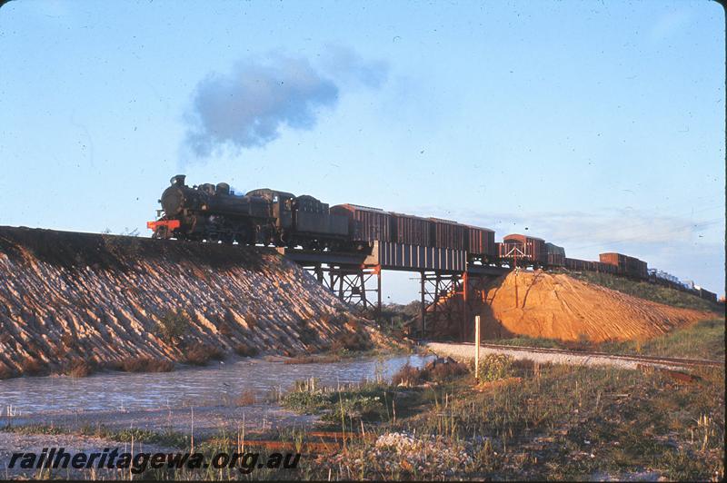 P12267
PM class 708, up goods train, Meenaar flyover. EGR line.
