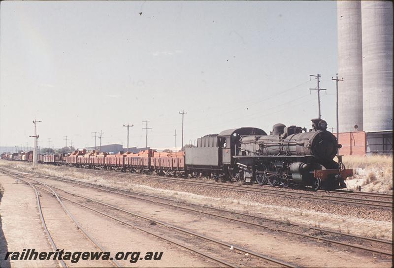 P12363
PMR class 724, on 26 goods, at Welshpool. SWR line.
