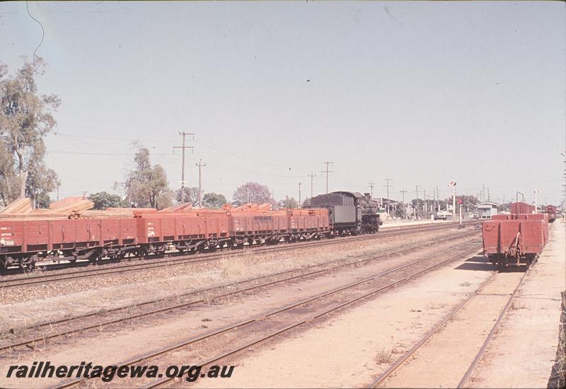 P12364
PMR class 724, on 26 goods, at Welshpool. SWR line.

