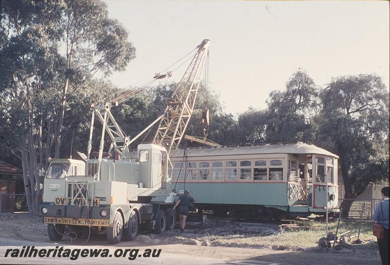 P12368
Tram 66, lifting for move, South Perth Zoo
