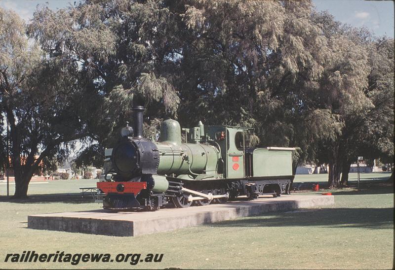 P12373
A class 11, display at South Perth Zoo
