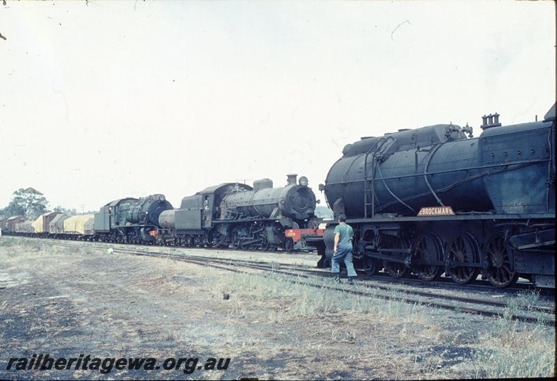 P12462
W class 929 with water gin, S class 544 
