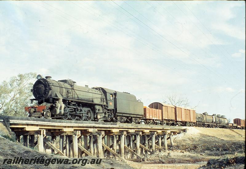 P12464
V class 1221, trestle bridge, approaching Pingelly, GSR line.
