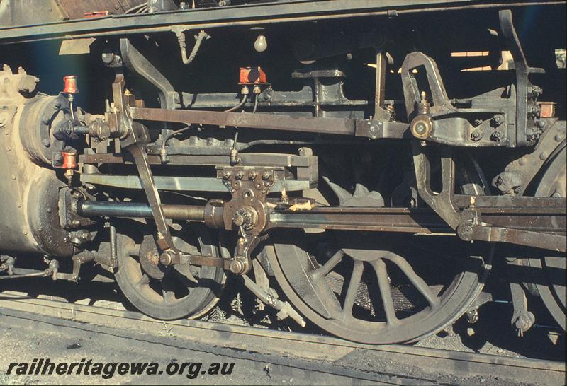 P12480
W class valve gear, Bridgetown loco shed, PP line. Close up.
