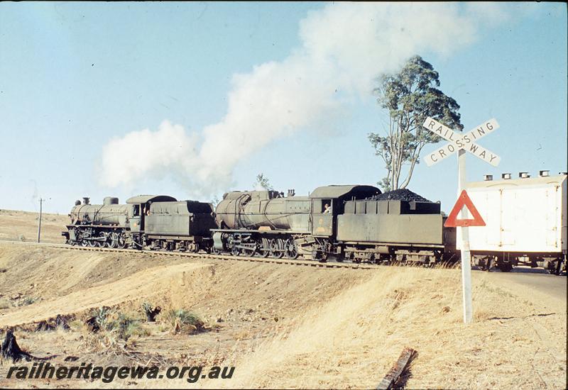 P12487
W class 940, S class 550 