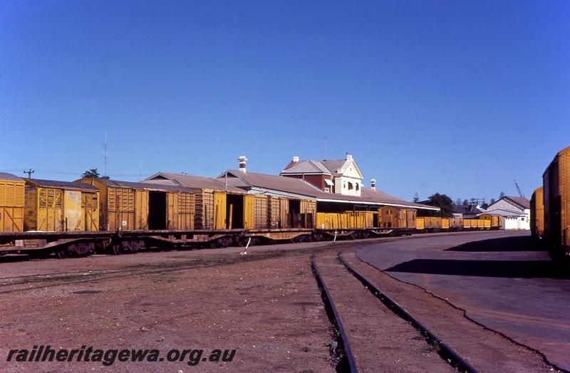 P12517
Station building, Geraldton, end view north side, NR line

