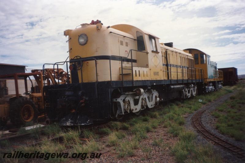 P12570
Cliffs Robe River Alco RS3C class 4002 loco, Pilbara Railway Historical Society Museum, Dampier, short hood end and side view
