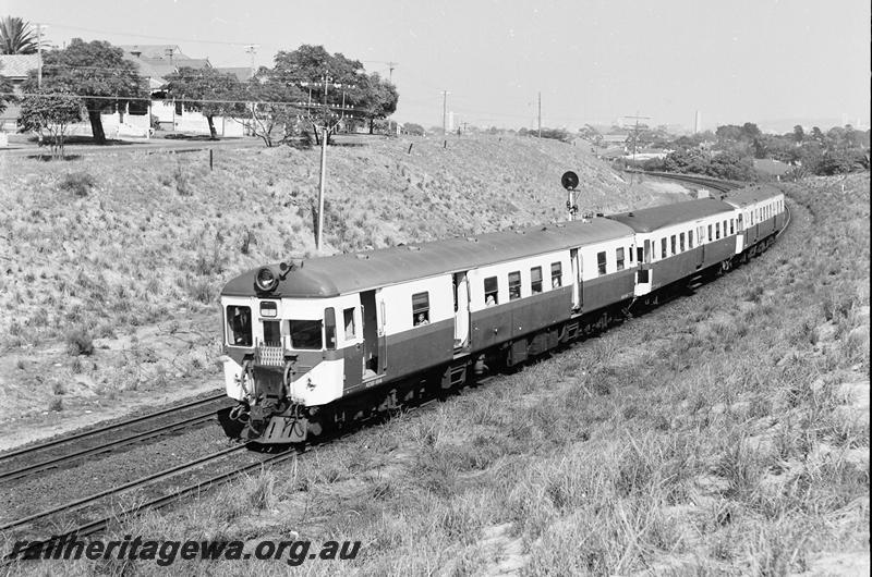 P12727
ADG class 614 railcar set, Mount Lawley heading towards Midland.
