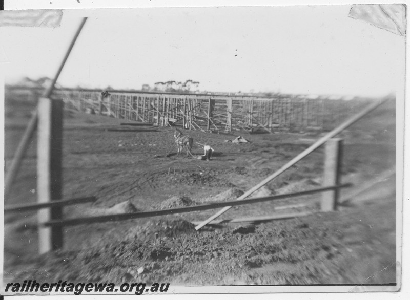 P12816
2 of 11 images of the construction of the railway dam at Kalgoorlie

