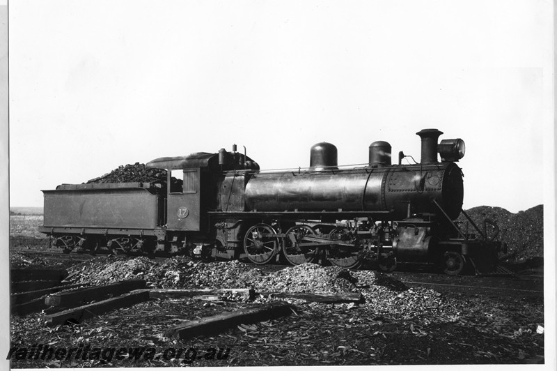 P13670
MRWA C class 17, side and front view

