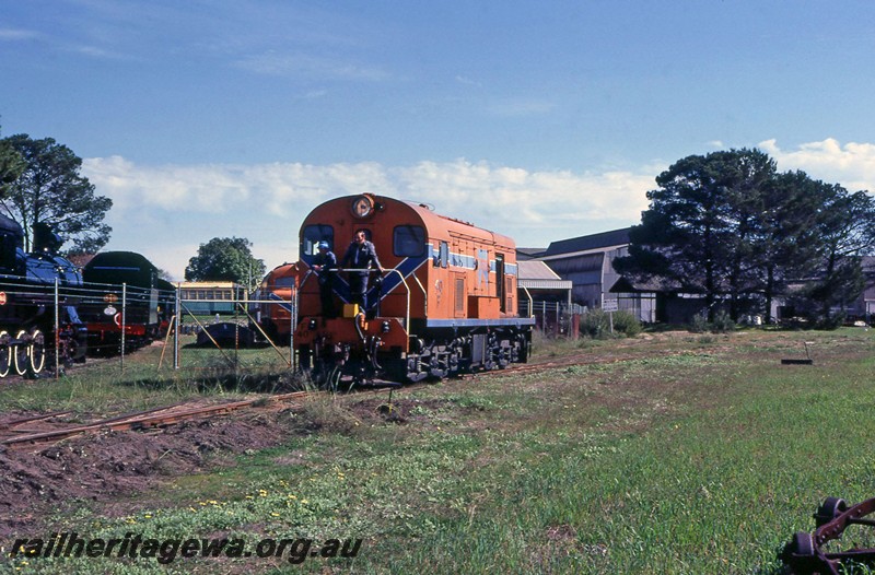 P14090
F class 40, private sidings, Wesfarmers Comeng, Rail Transport Museum, Bassendean, ER
