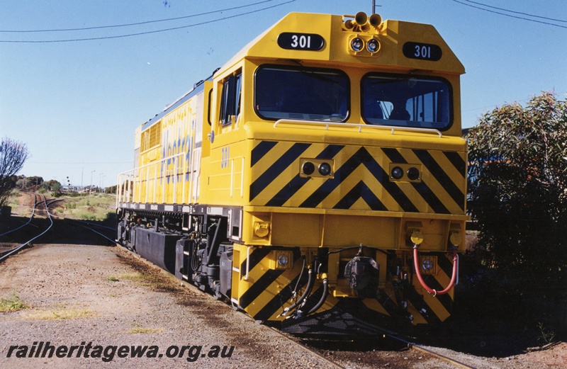 P15226
Q class 301, Kalgoorlie loco depot, side and front view (almost fully front on)
