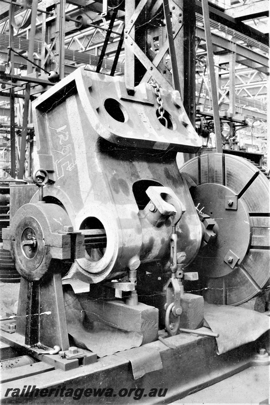 P16598
Boring machine (rear view), L class saddle/cylinder half casting, Machine Shop, Block 3, Midland Workshops
