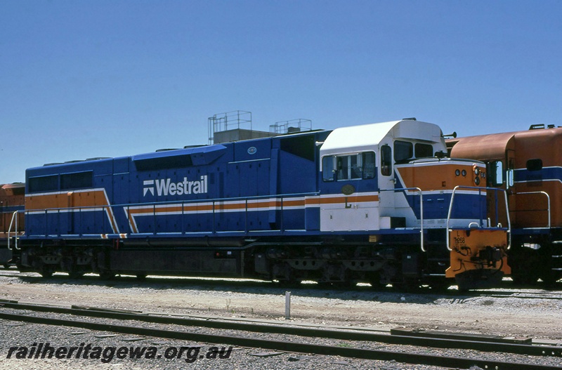 P16712
Westrail class L, No 268, short lived Westrail blue livery, Forrestfield, side, front view.
